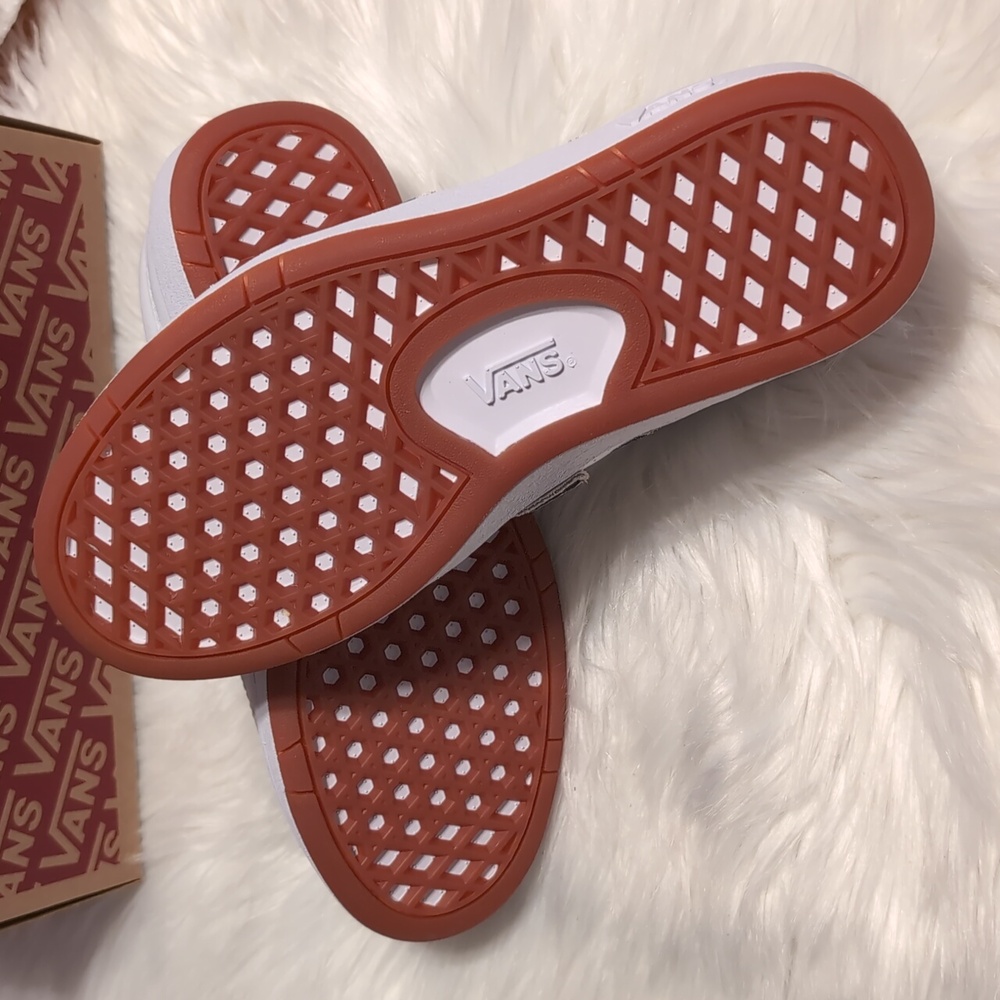Vans Lowland CC - Picture 8 of 10
